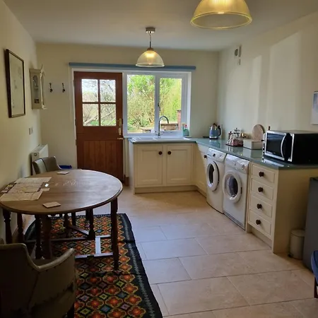 Halcyon Apartment *
