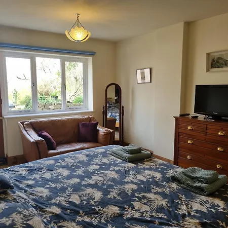 Halcyon Apartment *